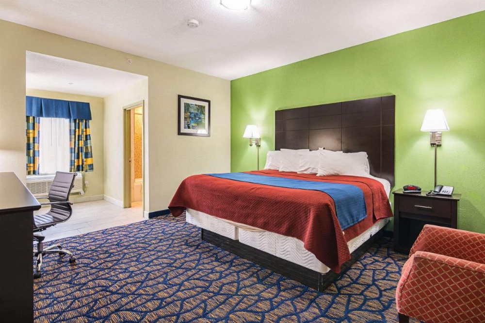 Room image 3